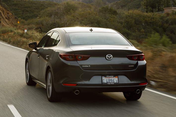 新型マツダ3 セダン(NEW Mazda3 Sedan)[2019年中発売予定／現行モデルの日本名：マツダ アクセラ]