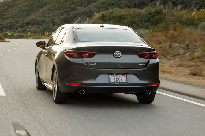 新型マツダ3 セダン(NEW Mazda3 Sedan)[2019年中発売予定／現行モデルの日本名：マツダ アクセラ]