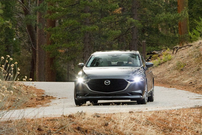 新型マツダ3 セダン(NEW Mazda3 Sedan)[2019年中発売予定／現行モデルの日本名：マツダ アクセラ]