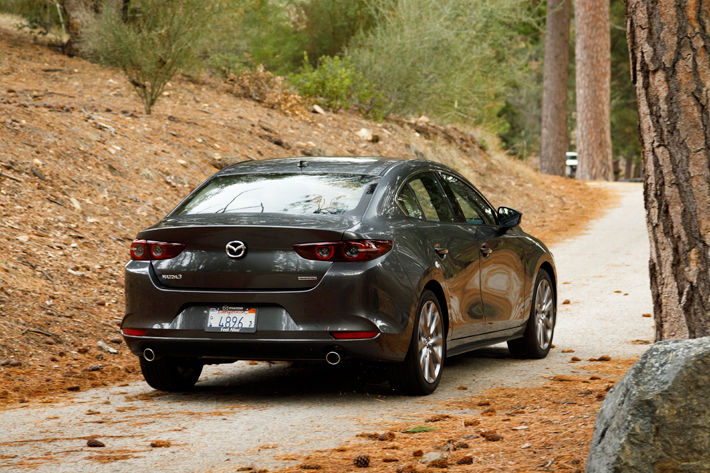 新型マツダ3 セダン(NEW Mazda3 Sedan)[2019年中発売予定／現行モデルの日本名：マツダ アクセラ]