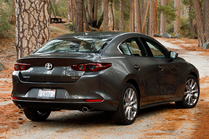 新型マツダ3 セダン(NEW Mazda3 Sedan)[2019年中発売予定／現行モデルの日本名：マツダ アクセラ]