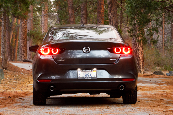 新型マツダ3 セダン(NEW Mazda3 Sedan)[2019年中発売予定／現行モデルの日本名：マツダ アクセラ]