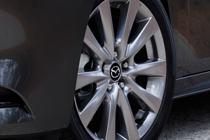 新型マツダ3 セダン(NEW Mazda3 Sedan)[2019年中発売予定／現行モデルの日本名：マツダ アクセラ]