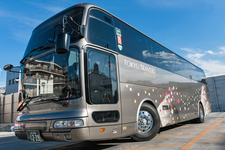 東急・郊外型MaaSの実証実験 3. 贅沢な3列シートレイアウトのハイグレードバスで夢の快適通勤[たまプラーザ・美しが丘]