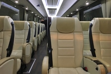 東急・郊外型MaaSの実証実験 3. 贅沢な3列シートレイアウトのハイグレードバスで夢の快適通勤[たまプラーザ・美しが丘]