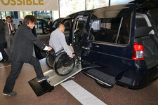 改善後のモデルでは3分程度で車いすの乗車が可能となった／トヨタ JPN TAXIが一部改良[JPN TAXI「車いす乗降の改善 進捗説明」：2019年2月4日／トヨタ自動車東京本社(東京都文京区)]