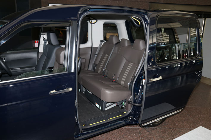 車いすでもっと乗りやすく カイゼン トヨタ ジャパンタクシーを一部改良 画像ギャラリー No 4 新型車リリース速報 Mota