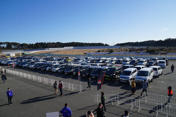 三菱 デリカ デリカ・ファンミーティング