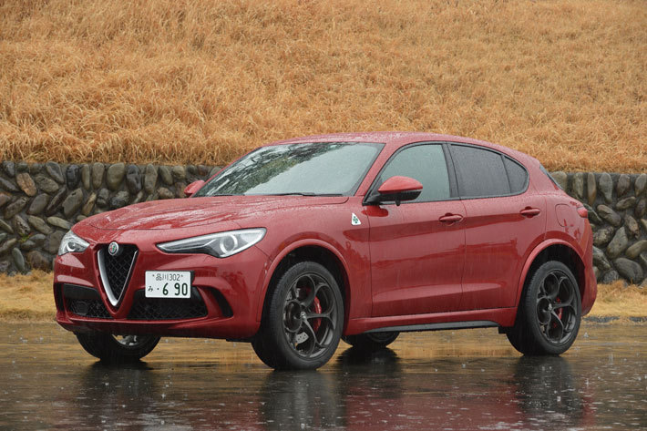 アルファロメオ ステルヴィオ クアドリフォリオ