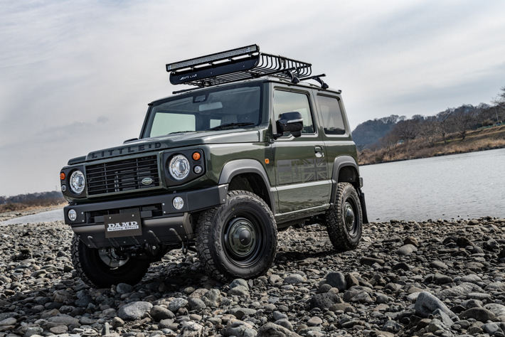 憧れの名車「ランドローバー ディフェンダー」を再現したジムニー