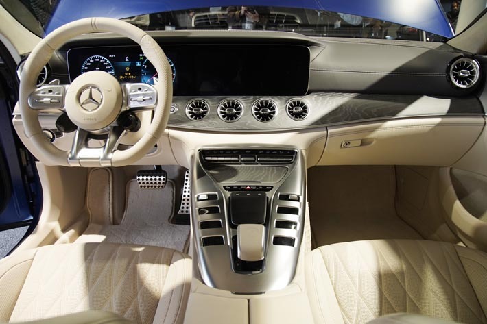 ラグジュアリー ハイパフォーマンスのフラッグシップ メルセデスamg Gtに待望の4ドアクーペモデルが追加 画像ギャラリー No 14 新型車リリース速報 Mota