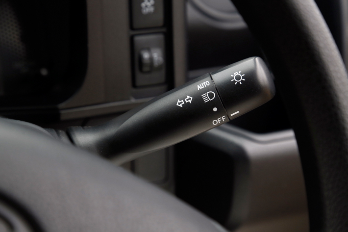 トヨタ プロボックス DXコンフォート（ハイブリッド車）／ボディカラー：ホワイト│駆動方式：2WD│WLTCモード燃費：22.6km/L