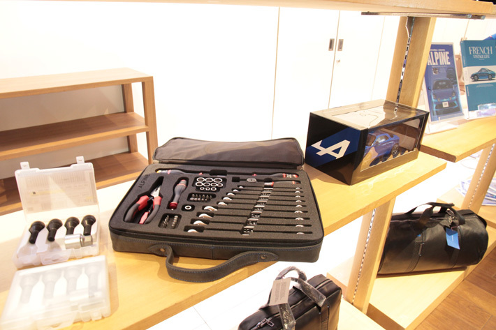 六本木ヒルズにて「アルピーヌ ガレージ」が期間限定オープン