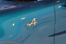 六本木ヒルズにて「アルピーヌ ガレージ」が期間限定オープン