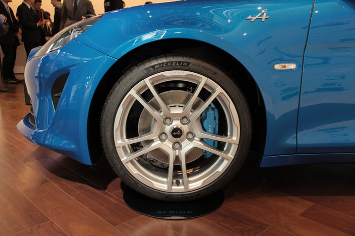 六本木ヒルズにて「アルピーヌ ガレージ」が期間限定オープン