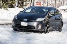 オールシーズンタイヤ Vector 4Seasons Hybrid 雪道試乗