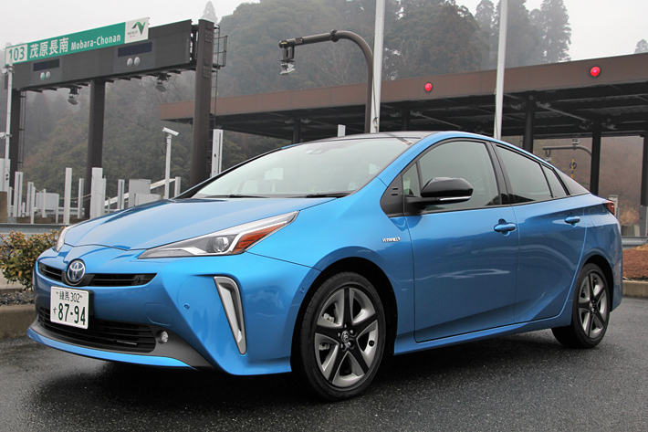 1位 トヨタ プリウス