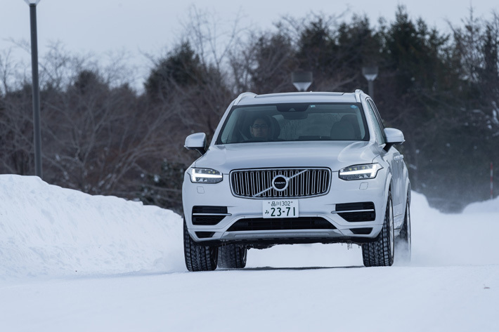 ボルボ XC90 T8 ツインエンジン AWD Inscription