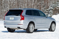 ボルボ XC90 T8 ツインエンジン AWD Inscription