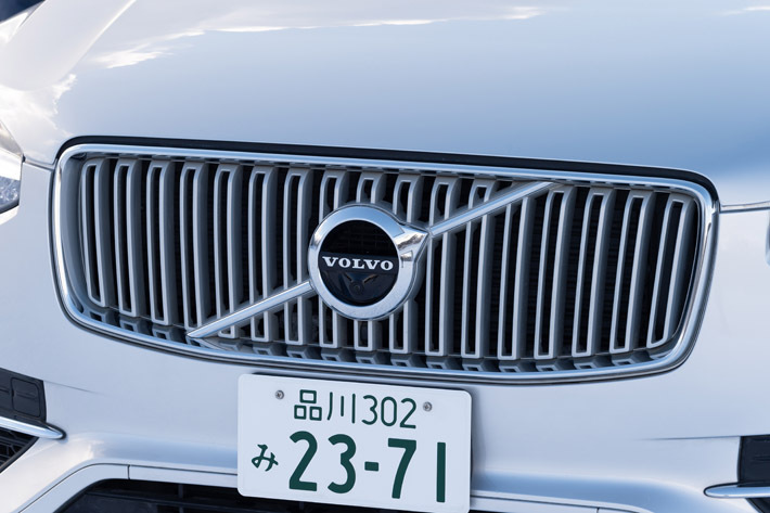 ボルボ XC90 T8 ツインエンジン AWD Inscription