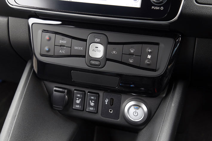 NISSAN Connect EVアプリの「乗る前エアコン」(リモート)を利用すれば、乗車前から空調を効かせることも出来て効率的だ／日産 リーフ「e+」(イープラス)[62kWh版]