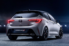 トヨタ カローラ GRスポーツ