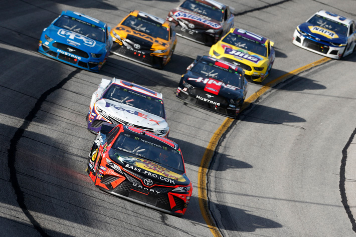 イベント中止、せめてグッズだけでも！ アメリカで人気のNASCAR 