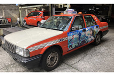 バーチャルタレント富士葵をラッピングした痛車タクシー