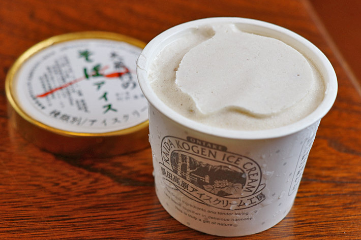 「大蔵村のそばアイス」は長野県木曽町開田高原のエイチ・アイ・エフとの共同開発商品。長野とはそば繋がり！？【SUBARUテックツアー第10弾 “SUV SNOW DRIVING EXPERIENCE”(試乗エリア：山形県酒田市⇒山形県山形市／2019年2月15日取材)】