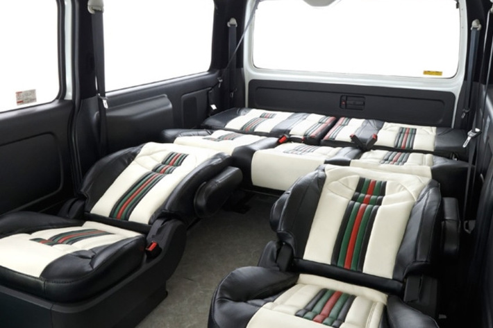 1 4ナンバーのハイエースを3 5ナンバー乗用登録に変更可能 Feelが手掛けるカスタムハイエースの魅力 Vol 2 車 のカスタムパーツ カー用品 Mota 1 4ナンバーのハイエースを3 5ナンバー乗用登録に変更可能 Feelが手掛けるカスタムハイエースの魅力 Vol 2 車 のカスタムパーツ カー用品 Mota