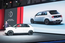 ジュネーブモーターショー2019で世界初公開された、ホンダ eプロトタイプ