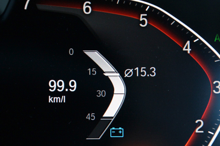 BMW 新型3シリーズ 実燃費レポート