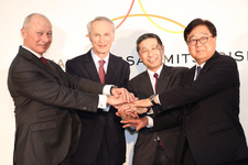 ルノー、日産自動車、三菱自動車合同記者会見