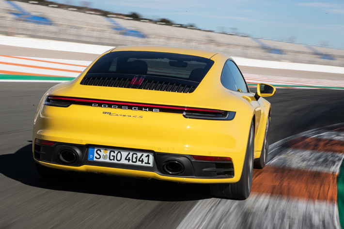 ポルシェ 新型911カレラ4/カレラ4カブリオレが登場|【業界先取り