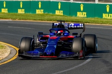 2019年F1開幕戦オーストラリアGPでAston Martin Red Bull Racingのマックス・フェルスタッペン選手が3位表彰台を獲得。ホンダとして2015年のF1復帰以来初の表彰台