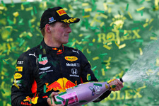 2019年F1開幕戦オーストラリアGPでAston Martin Red Bull Racingのマックス・フェルスタッペン選手が3位表彰台を獲得。ホンダとして2015年のF1復帰以来初の表彰台