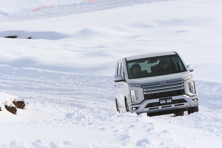 三菱自動車 雪上試乗会