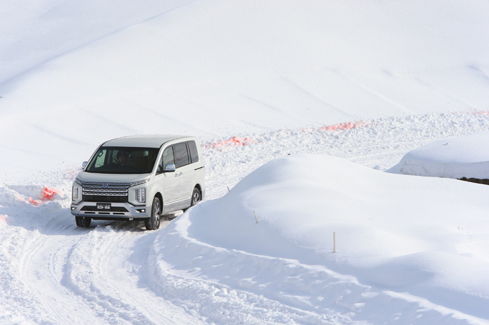 三菱自動車 雪上試乗会