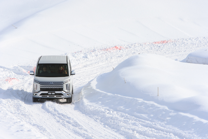 三菱自動車 雪上試乗会