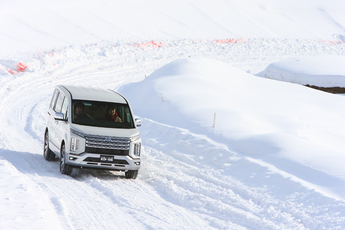 三菱自動車 雪上試乗会