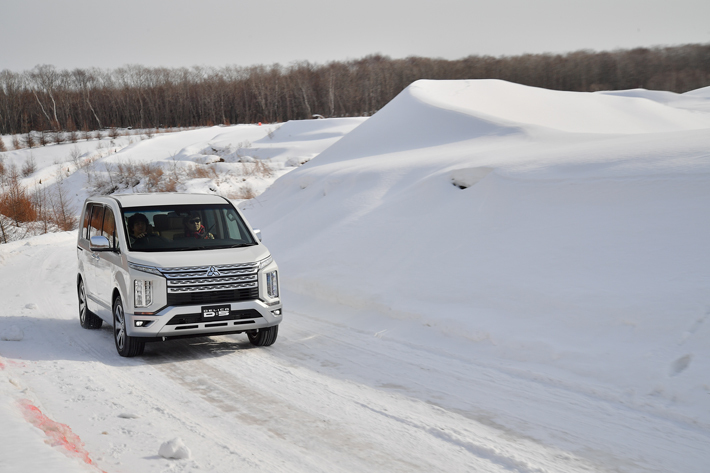 三菱自動車 雪上試乗会