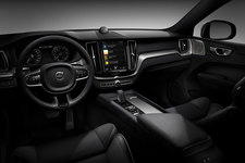 ボルボ XC60の一部仕様および価格を変更