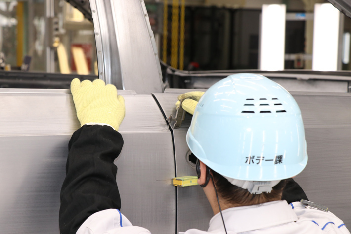 トヨタ センチュリーの製造工場ラインを見学