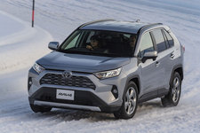 トヨタ 新型RAV4 G(ダイナミックトルクコントロール4WD／ボディカラー：シルバーメタリック)[雪上試乗会／トヨタ自動車士別試験場(北海道)]