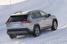 トヨタ 新型RAV4 G(ダイナミックトルクコントロール4WD／ボディカラー：シルバーメタリック)[雪上試乗会／トヨタ自動車士別試験場(北海道)]