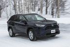 トヨタ 新型RAV4 HYBRID X(E-Four／ボディカラー：ダークブルーマイカ)[雪上試乗会／トヨタ自動車士別試験場(北海道)]