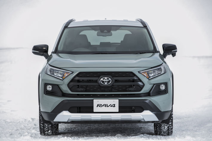 トヨタ 新型RAV4 Adventure(ダイナミックトルクベクタリングAWD／ボディカラー：アーバンカーキ×アッシュグレーメタリック)[雪上試乗会／トヨタ自動車士別試験場(北海道)]