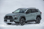 トヨタ 新型RAV4 Adventure(ダイナミックトルクベクタリングAWD／ボディカラー：アーバンカーキ×アッシュグレーメタリック)[雪上試乗会／トヨタ自動車士別試験場(北海道)]