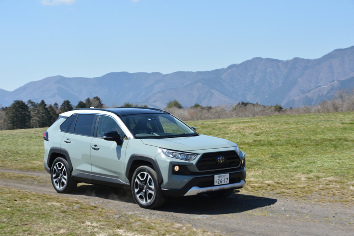 トヨタ 新型rav4 2リッター ガソリン 4wd 実燃費レポート 満を持して国内復活を遂げた本格派suvの実力とは 6 6 低燃費 にこだわるなら 最新の実燃費が丸わかり 燃費レポート Mota
