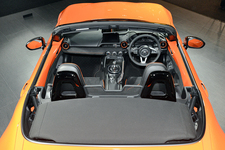 ロードスター 30周年記念車（ソフトトップ車）／マツダブース【オートモービルカウンシル2019】